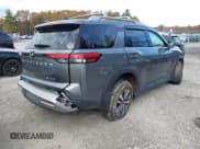 ✅ 2024 Nissan Pathfinder SL • VIN: 5N1DR3CC7RC261597 • Лот: 43601141. Опубликован ранее на IAAI с пробегом 32 442 миль. Бесплатный доступ к архиву аукционных продаж из США и подробный отчёт об истории автомобиля на DreamBid. Изображение 4.