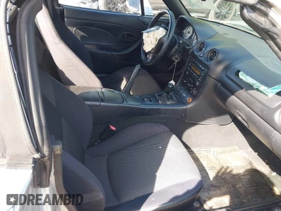 ✅ 2003 Mazda MX-5 Miata Cloth • VIN: JM1NB353630303339 • Lot: 41445489. Listed on IAAI with 217,128 mi. Free auction sales archive from the USA and detailed vehicle history report at DreamBid. Image 5.