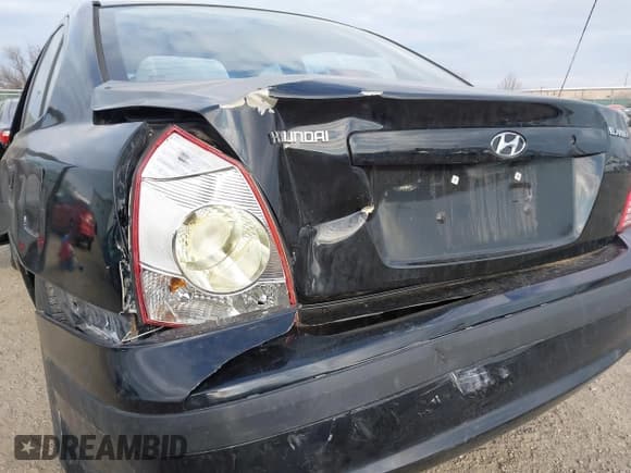 ✅ 2006 Hyundai Elantra GLS • VIN: KMHDN46D36U294544 • Lot: 41666220. Wystawiony na IAAI z przebiegiem 160 639 mil. Bezpłatny archiwum sprzedaży aukcyjnych z USA i szczegółowy raport historii pojazdu na DreamBid. Zdjęcie 6.