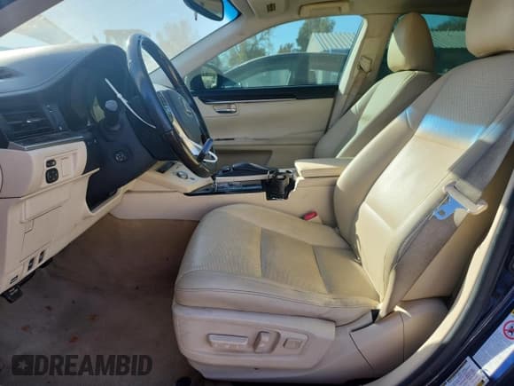 ✅ 2015 Lexus ES 330 • VIN: JTHBK1GG2F2164227 • Lot: 85414665. Wystawiony na Copart z przebiegiem 190 979 mil. Bezpłatny archiwum sprzedaży aukcyjnych z USA i szczegółowy raport historii pojazdu na DreamBid. Zdjęcie 7.