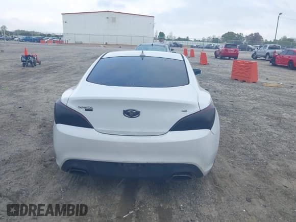 ✅ 2016 Hyundai Genesis Coupe 3.8L Base • VIN: KMHHT6KJ1GU134260 • Lot: 41948319. Wystawiony na IAAI z przebiegiem 154 259 mil. Bezpłatny archiwum sprzedaży aukcyjnych z USA i szczegółowy raport historii pojazdu na DreamBid. Zdjęcie 17.