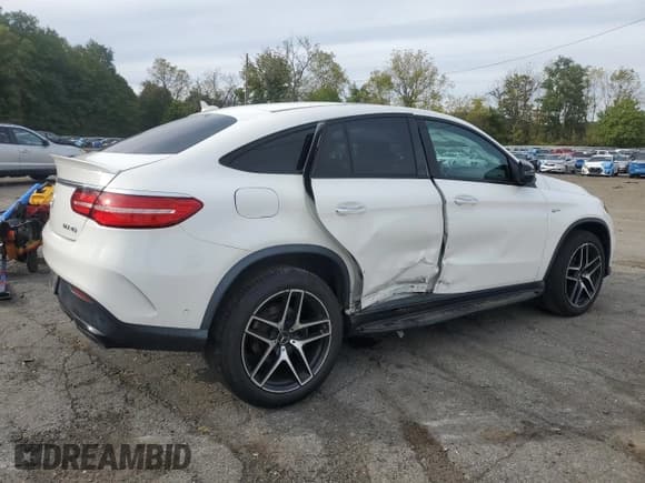 ✅ 2019 Mercedes-Benz GLE 43 AMG • VIN: 4JGED6EB0KA126472 • Lot: 83939775. Wystawiony na Copart z przebiegiem 94 507 mil. Bezpłatny archiwum sprzedaży aukcyjnych z USA i szczegółowy raport historii pojazdu na DreamBid. Zdjęcie 3.
