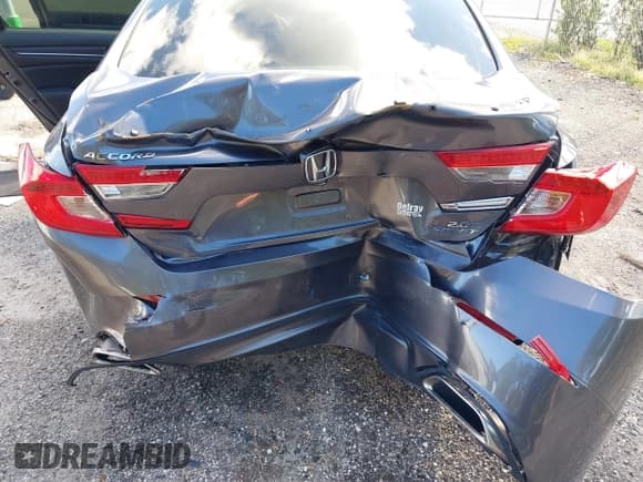 ✅ 2019 Honda Accord Sport • VIN: 1HGCV2F33KA019975 • Lot: 43583701. Listed on IAAI with 57,210 mi. Free auction sales archive from the USA and detailed vehicle history report at DreamBid. Image 6.