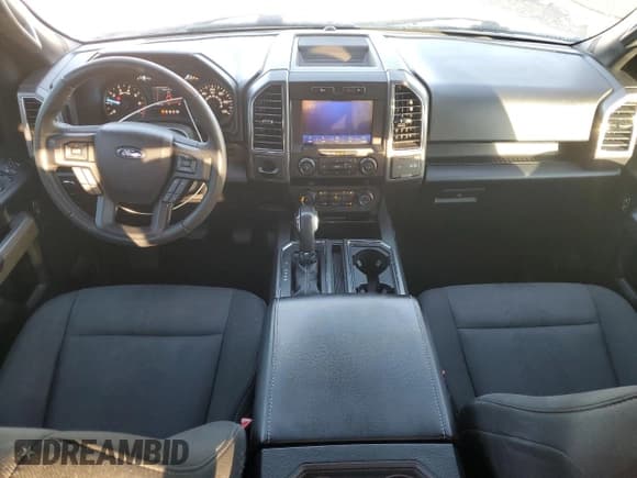 ✅ 2020 Ford F-150 XLT • VIN: 1FTEW1CP5LKE91273 • Lot: 92645025. Wystawiony na Copart z przebiegiem 113 534 mil. Bezpłatny archiwum sprzedaży aukcyjnych z USA i szczegółowy raport historii pojazdu na DreamBid. Zdjęcie 8.