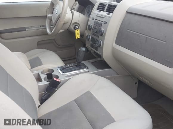 ✅ 2008 Ford Escape XLT • VIN: 1FMCU03108KC24175 • Lot: 43753808. Listed on IAAI with 220,422 mi. Free auction sales archive from the USA and detailed vehicle history report at DreamBid. Image 5.