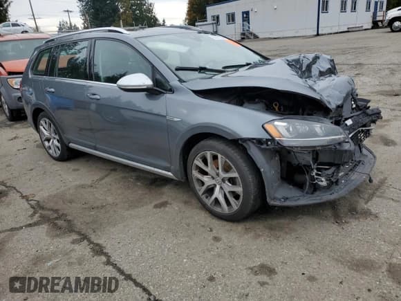✅ 2017 Volkswagen Golf S • VIN: 3VWH17AUXHM541329 • Lot: 90887865. Listed on Copart with Not provided. Free auction sales archive from the USA and detailed vehicle history report at DreamBid. Image 4.
