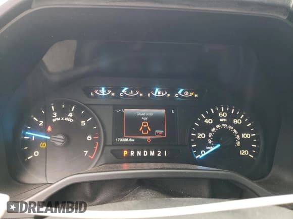 ✅ 2016 Ford F-150 XLT • VIN: 1FTFX1EFXGFC81420 • Lot: 93335995. Listed on Copart with 170,306 mi. Free auction sales archive from the USA and detailed vehicle history report at DreamBid. Image 9.