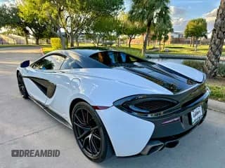 ✅ 2016 McLaren 570S • VIN: SBM13DAA8GW000644 • Lot: 93482255. Wystawiony na Copart z przebiegiem 38 094 mil. Bezpłatny archiwum sprzedaży aukcyjnych z USA i szczegółowy raport historii pojazdu na DreamBid. Zdjęcie 3.