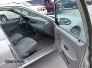 ✅ 1998 Ford Escort SE • VIN: 3FAFP15P3WR237694 • Lot: 43000729. Wystawiony na IAAI z przebiegiem 181 860 mil. Bezpłatny archiwum sprzedaży aukcyjnych z USA i szczegółowy raport historii pojazdu na DreamBid. Zdjęcie 5.