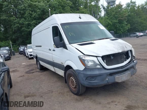 ✅ 2015 Mercedes-Benz Sprinter Cargo • VIN: WD3PE8CC2F5954260 • Lot: 42763124. Listed on IAAI with 268,853 mi. Free auction sales archive from the USA and detailed vehicle history report at DreamBid. Image 1.
