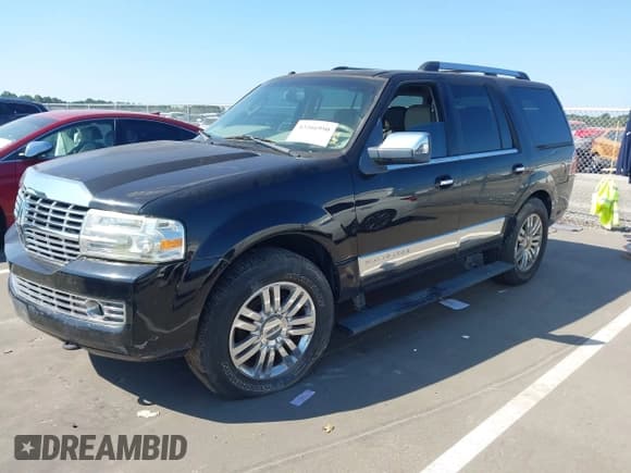 ✅ 2007 Lincoln Navigator • VIN: 5LMFU27577LJ08290 • Lot: 43266950. Wystawiony na IAAI z przebiegiem 193 875 mil. Bezpłatny archiwum sprzedaży aukcyjnych z USA i szczegółowy raport historii pojazdu na DreamBid. Zdjęcie 2.