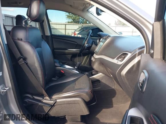 ✅ 2019 Dodge Journey GT • VIN: 3C4PDDEG4KT745565 • Lot: 43431629. Wystawiony na IAAI z przebiegiem 113 544 mil. Bezpłatny archiwum sprzedaży aukcyjnych z USA i szczegółowy raport historii pojazdu na DreamBid. Zdjęcie 5.