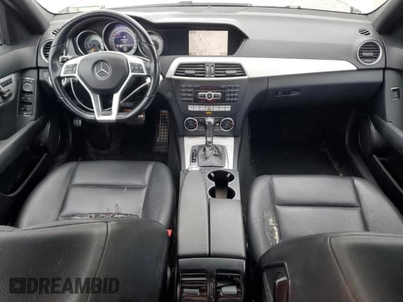 ✅ 2013 Mercedes-Benz C 300 Sport • VIN: WDDGF8AB4DR283893 • Lot: 90080255. Wystawiony na Copart z przebiegiem 155 228 mil. Bezpłatny archiwum sprzedaży aukcyjnych z USA i szczegółowy raport historii pojazdu na DreamBid. Zdjęcie 8.