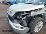 ✅ 2024 Mitsubishi Outlander ES • VIN: JA4J4UA88RZ086777 • Lot: 43411697. Wystawiony na IAAI z przebiegiem 16 779 mil. Bezpłatny archiwum sprzedaży aukcyjnych z USA i szczegółowy raport historii pojazdu na DreamBid. Zdjęcie 6.