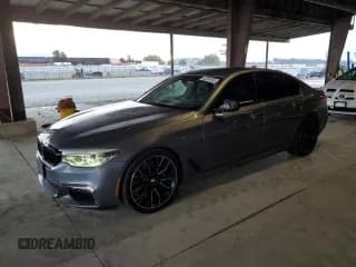 ✅ 2019 BMW 5 Series M550i xDrive • VIN: WBAJB9C5XKB288432 • Лот: 92258165. Опубликован ранее на Copart с пробегом 68 070 миль. Бесплатный доступ к архиву аукционных продаж из США и подробный отчёт об истории автомобиля на DreamBid. Изображение 1.