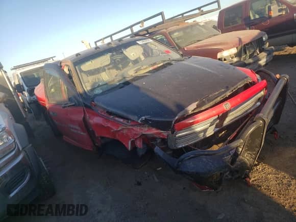 2003 Dodge 3500 ST z VIN 3D3MU48C13G831638, wystawiony jako Copart lot #75489004 z przebiegiem 247 635 mil mil oraz Szkoda całkowita • Salvage title. Historia ofert i sprzedaży dostępna na DreamBid. Obrazek 4.