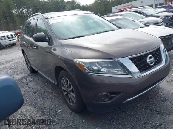 ✅ 2016 Nissan Pathfinder SV • VIN: 5N1AR2MN6GC651858 • Lot: 41920897. Listed on IAAI with 247,344 mi. Free auction sales archive from the USA and detailed vehicle history report at DreamBid. Image 1.
