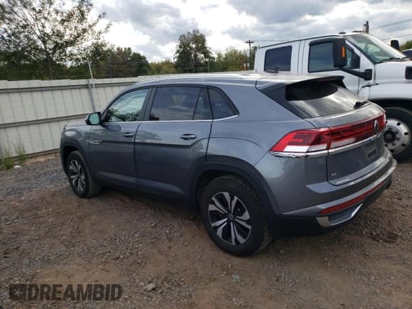 ✅ 2024 Volkswagen Atlas SE • VIN: 1V2LE2CA8RC243404 • Lot: 82175435. Listed on Copart with 13,617 mi. Free auction sales archive from the USA and detailed vehicle history report at DreamBid. Image 2.