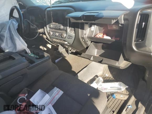 ✅ 2018 Chevrolet Silverado 1500 LT • VIN: 3GCUKREC0JG338479 • Лот: 89466095. Опубликован ранее на Copart с пробегом Не указан. Бесплатный доступ к архиву аукционных продаж из США и подробный отчёт об истории автомобиля на DreamBid. Изображение 8.