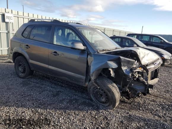 ✅ 2009 Hyundai Tucson GLS • VIN: KM8JM12B09U945433 • Lot: 82180344. Wystawiony na Copart z przebiegiem 169 097 mil mil. Skorzystaj z bezpłatnego archiwum sprzedaży aukcyjnych z USA i zobacz szczegółowy raport historii pojazdu na DreamBid. Zdjęcie 4.