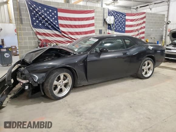 ✅ 2010 Dodge Challenger R/T Classic • VIN: 2B3CJ5DT0AH261218 • Lot: 42392605. Wystawiony na Copart z przebiegiem 79 568 mil. Bezpłatny archiwum sprzedaży aukcyjnych z USA i szczegółowy raport historii pojazdu na DreamBid. Zdjęcie 1.
