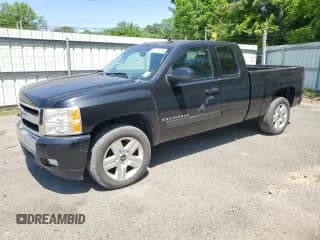 ✅ 2008 Chevrolet Silverado 1500 2LT • VIN: 2GCEC190881175974 • Lot: 51721825. Wystawiony na Copart z przebiegiem 199 809 mil. Bezpłatny archiwum sprzedaży aukcyjnych z USA i szczegółowy raport historii pojazdu na DreamBid. Zdjęcie 1.
