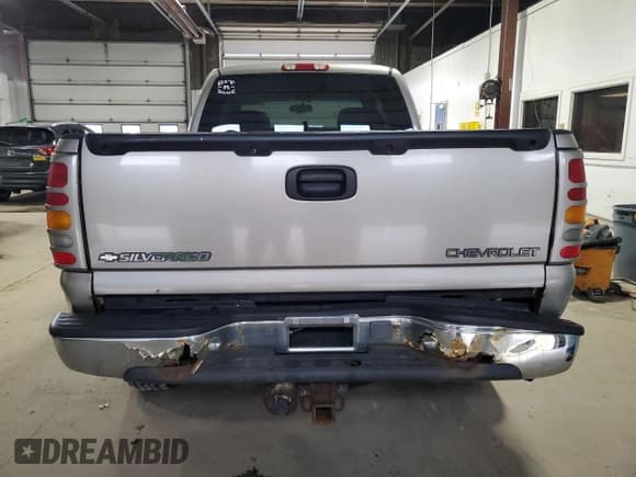 ✅ 2001 Chevrolet Silverado 2500HD LS • VIN: 1GCHK29U01E261048 • Лот: 71836145. Опубликован ранее на Copart с пробегом 94 197 миль. Бесплатный доступ к архиву аукционных продаж из США и подробный отчёт об истории автомобиля на DreamBid. Изображение 6.