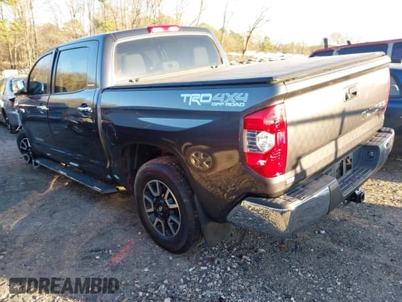 ✅ 2018 Toyota Tundra SR5 • VIN: 5TFHW5F10JX752689 • Лот: 41280716. Опубликован ранее на IAAI с пробегом 147 494 миль. Бесплатный доступ к архиву аукционных продаж из США и подробный отчёт об истории автомобиля на DreamBid. Изображение 3.