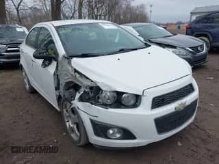 2013 Chevrolet Sonic LTZ с VIN 1G1JE5SB6D4105019, выставлен на аукционе IAAI как лот 41758082 с пробегом 172 128 миль миль и . История ставок и продаж доступна на DreamBid. Изображение 1.