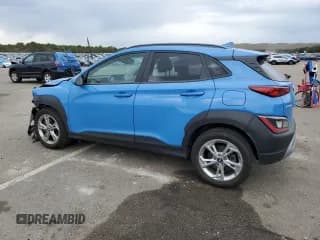 ✅ 2022 Hyundai Kona SEL • VIN: KM8K3CAB7NU896956 • Лот: 47299164. Опубликован ранее на Copart с пробегом 32 030 миль. Бесплатный доступ к архиву аукционных продаж из США и подробный отчёт об истории автомобиля на DreamBid. Изображение 2.
