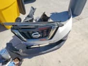 ✅ 2018 Nissan Kicks SR • VIN: 3N1CP5CU2JL546651 • Lot: 82248405. Wystawiony na Copart z przebiegiem Nie podano. Bezpłatny archiwum sprzedaży aukcyjnych z USA i szczegółowy raport historii pojazdu na DreamBid. Zdjęcie 12.