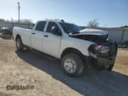 ✅ 2023 Ram 2500 Tradesman • VIN: 3C6UR5HJ6PG652894 • Lot: 74260494. Wystawiony na Copart z przebiegiem 6 585 mil. Bezpłatny archiwum sprzedaży aukcyjnych z USA i szczegółowy raport historii pojazdu na DreamBid. Zdjęcie 4.