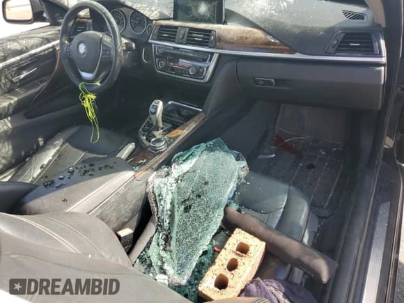 ✅ 2014 BMW 4 Series 435i • VIN: WBA3R1C5XEK192682 • Lot: 71275135. Listed on Copart with 134,675 mi. Free auction sales archive from the USA and detailed vehicle history report at DreamBid. Image 8.