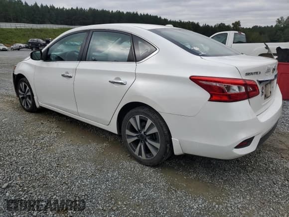 ✅ 2017 Nissan Sentra SL • VIN: 3N1AB7AP7HY221070 • Lot: 81950175. Wystawiony na Copart z przebiegiem 100 909 mil. Bezpłatny archiwum sprzedaży aukcyjnych z USA i szczegółowy raport historii pojazdu na DreamBid. Zdjęcie 2.