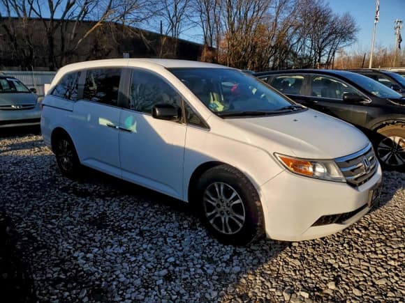 ✅ 2013 Honda Odyssey EX • VIN: 5FNRL5H48DB056004 • Lot: 94121775. Listed on Copart with 126,230 mi. Free auction sales archive from the USA and detailed vehicle history report at DreamBid. Image 4.