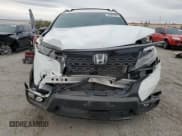 ✅ 2020 Honda Passport Elite • VIN: 5FNYF8H05LB011599 • Lot: 49391355. Listed on Copart with 32,652 mi. Free auction sales archive from the USA and detailed vehicle history report at DreamBid. Image 5.