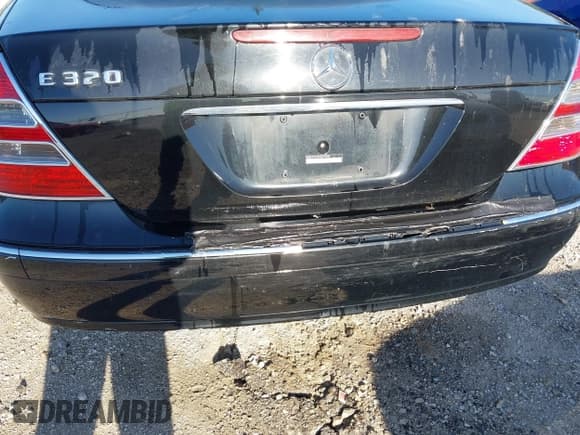 ✅ 2005 Mercedes-Benz E 320 • VIN: WDBUF65J05A673388 • Lot: 42294901. Wystawiony na IAAI z przebiegiem Nie podano. Bezpłatny archiwum sprzedaży aukcyjnych z USA i szczegółowy raport historii pojazdu na DreamBid. Zdjęcie 6.