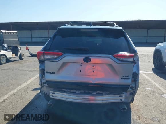 ✅ 2021 Toyota RAV4 Hybrid XSE • VIN: 4T3E6RFVXMU016087 • Lot: 42136592. Listed on IAAI with 89,374 mi. Free auction sales archive from the USA and detailed vehicle history report at DreamBid. Image 17.
