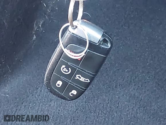 ✅ 2019 Dodge Charger SXT • VIN: 2C3CDXBG6KH650166 • Лот: 43170475. Опубликован ранее на IAAI с пробегом 109 177 миль. Бесплатный доступ к архиву аукционных продаж из США и подробный отчёт об истории автомобиля на DreamBid. Изображение 11.