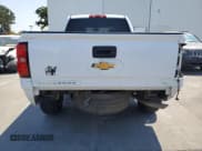 ✅ 2018 Chevrolet Silverado 1500 LT • VIN: 1GCPCREC3JF138661 • Lot: 64279615. Wystawiony na Copart z przebiegiem 64 838 mil. Bezpłatny archiwum sprzedaży aukcyjnych z USA i szczegółowy raport historii pojazdu na DreamBid. Zdjęcie 6.