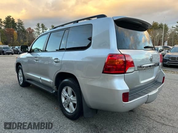 ✅ 2013 Toyota Land Cruiser • VIN: JTMHY7AJ0D4013325 • Lot: 85425115. Listed on Copart with 307,840 mi. Free auction sales archive from the USA and detailed vehicle history report at DreamBid. Image 3.