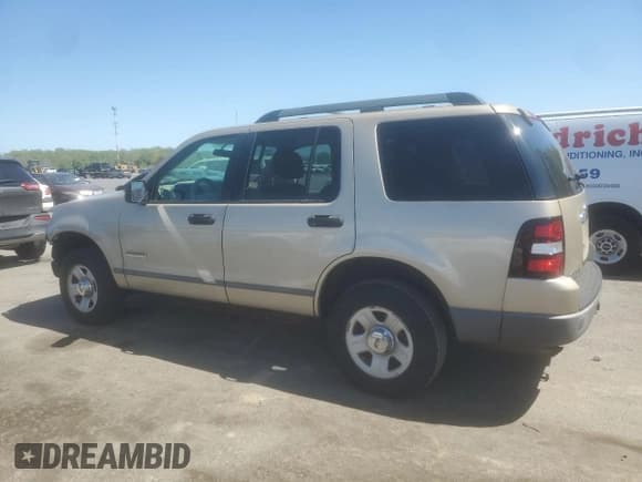 ✅ 2006 Ford Explorer XLS • VIN: 1FMEU72E56UA37439 • Lot: 54824145. Wystawiony na Copart z przebiegiem 132 772 mil. Bezpłatny archiwum sprzedaży aukcyjnych z USA i szczegółowy raport historii pojazdu na DreamBid. Zdjęcie 2.