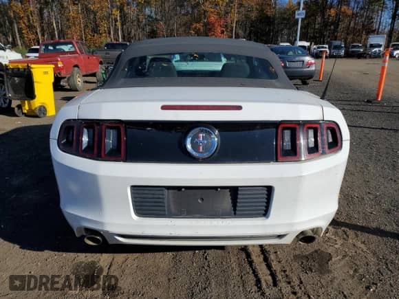 2014 Ford Mustang V6 с VIN 1ZVBP8EM5E5310442, выставлен на аукционе Copart как лот 89859995 с пробегом 110 663 миль миль и Чистый • Clean title. История ставок и продаж доступна на DreamBid. Изображение 6.
