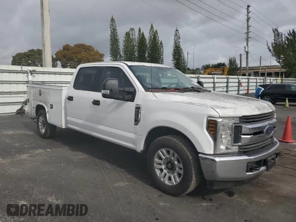 ✅ 2019 Ford F-250 • VIN: 1FD7W2ATXKED84985 • Lot: 51567545. Listed on Copart with 146,726 mi. Free auction sales archive from the USA and detailed vehicle history report at DreamBid. Image 4.