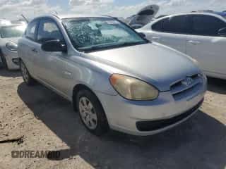 2008 Hyundai Accent GS z VIN KMHCM36C78U058661, wystawiony jako Copart lot #76366274 z przebiegiem 77 774 mil mil oraz Szkoda całkowita • Salvage title. Historia ofert i sprzedaży dostępna na DreamBid. Obrazek 4.