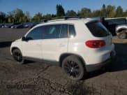 ✅ 2012 Volkswagen Tiguan S • VIN: WVGAV7AX7CW590379 • Lot: 81043205. Wystawiony na Copart z przebiegiem 147 138 mil. Bezpłatny archiwum sprzedaży aukcyjnych z USA i szczegółowy raport historii pojazdu na DreamBid. Zdjęcie 2.