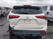 ✅ 2020 Toyota Highlander L • VIN: 5TDCZRAH1LS502299 • Lot: 43733395. Wystawiony na IAAI z przebiegiem 81 284 mil. Bezpłatny archiwum sprzedaży aukcyjnych z USA i szczegółowy raport historii pojazdu na DreamBid. Zdjęcie 17.