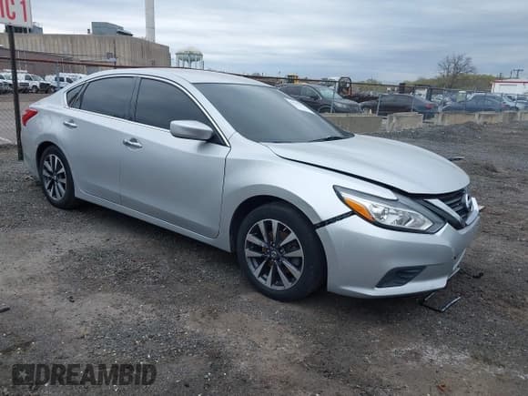 ✅ 2017 Nissan Altima SR • VIN: 1N4AL3AP6HC220784 • Lot: 42085597. Wystawiony na IAAI z przebiegiem 80 589 mil. Bezpłatny archiwum sprzedaży aukcyjnych z USA i szczegółowy raport historii pojazdu na DreamBid. Zdjęcie 1.