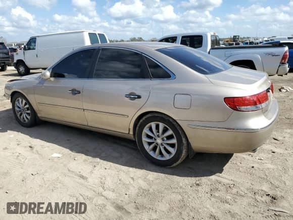 2006 Hyundai Azera SE with VIN KMHFC46F96A131463, listed as a Copart auction lot 44050615 with Not provided miles and Non repairable. Bid and sale history available at DreamBid. Image 2.