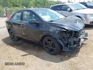 2013 Chevrolet Sonic LTZ с VIN 1G1JE5SB3D4109304, выставлен на аукционе IAAI как лот 42531678 с пробегом 144 413 миль миль и . История ставок и продаж доступна на DreamBid. Изображение 1.